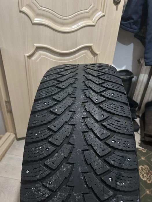 Продам зимнию резину 265/65/17