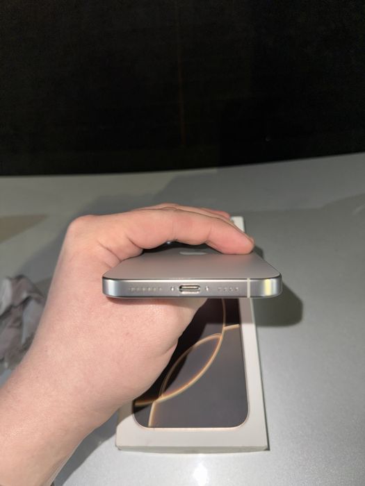 IPhone 16 Pro Max 256 Gb