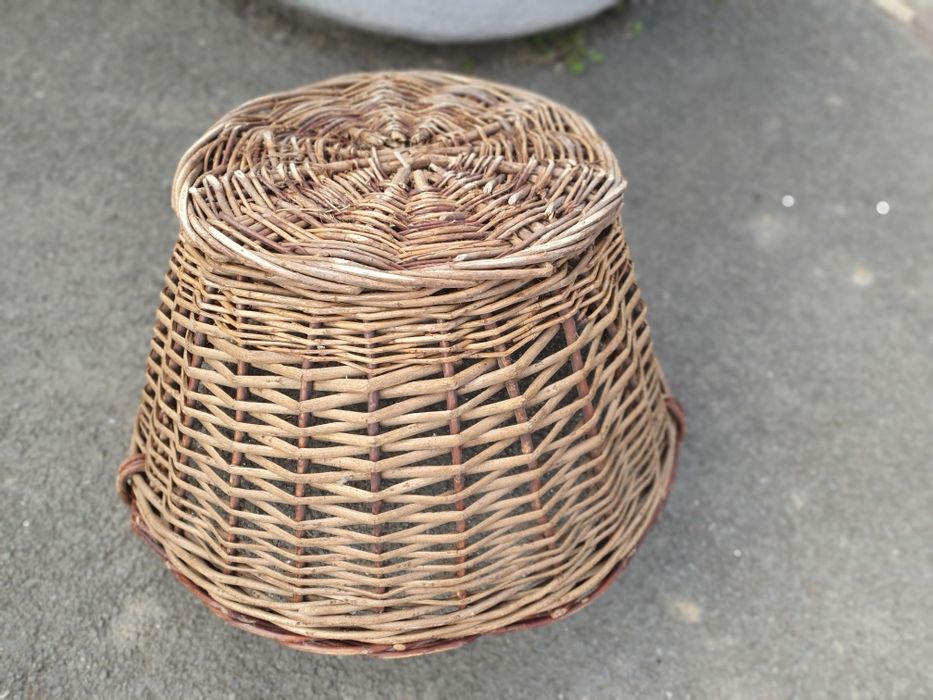 Cos din nuiele de rachita rezistent în stare bună conform poze