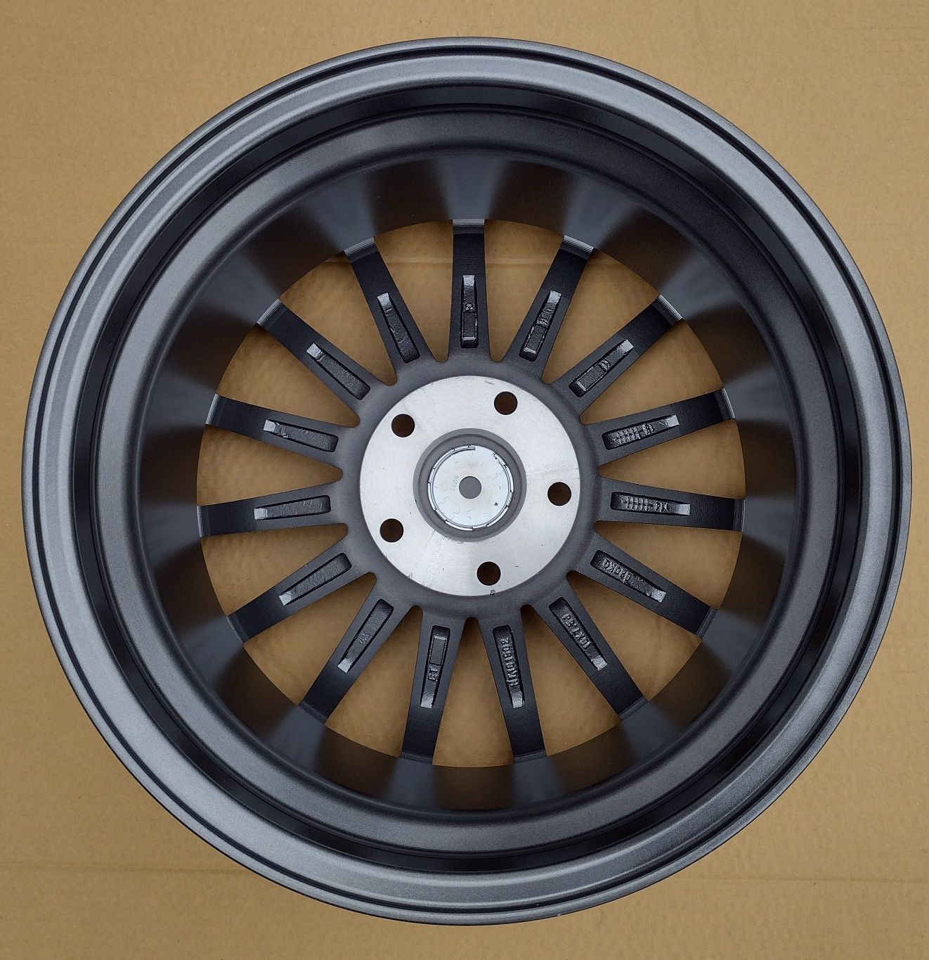 Jante Nissan Qashqai Juke  R16 Noi - Bicolore cu 5 x 114.3 R16 CromTit