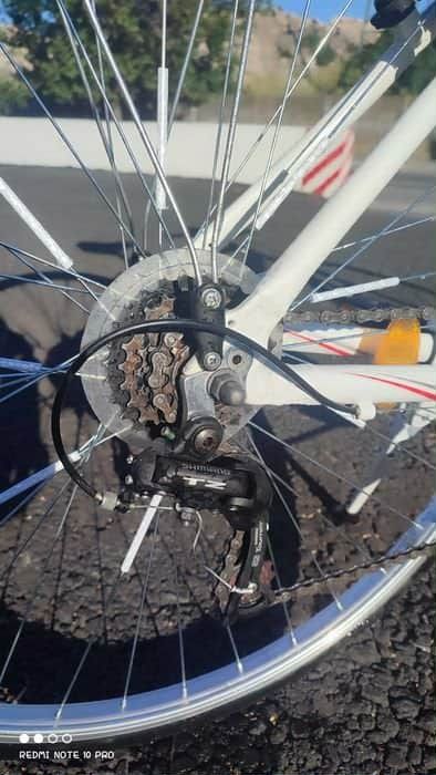 Bicicleta apollo envoy cu roti de 28, ingrijita, fara defecte.

Cadru