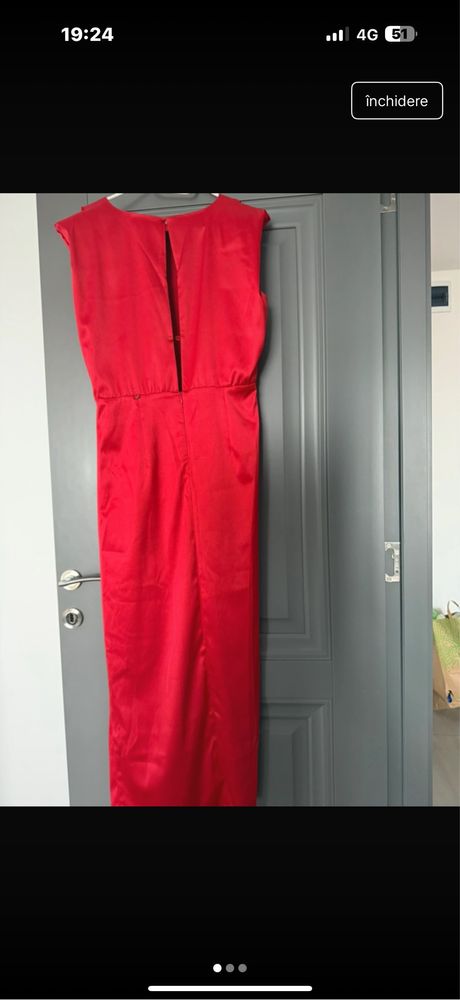 Rochie rosie de seara.