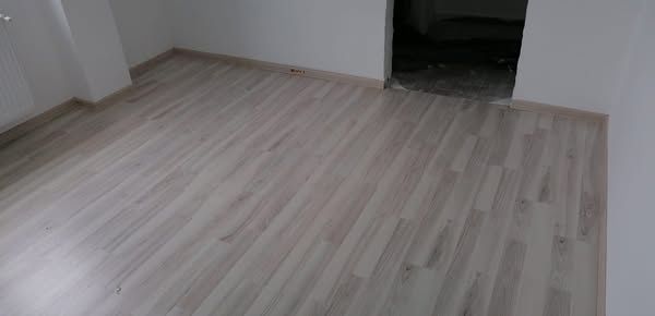 Montez parchet laminat SI stratificat