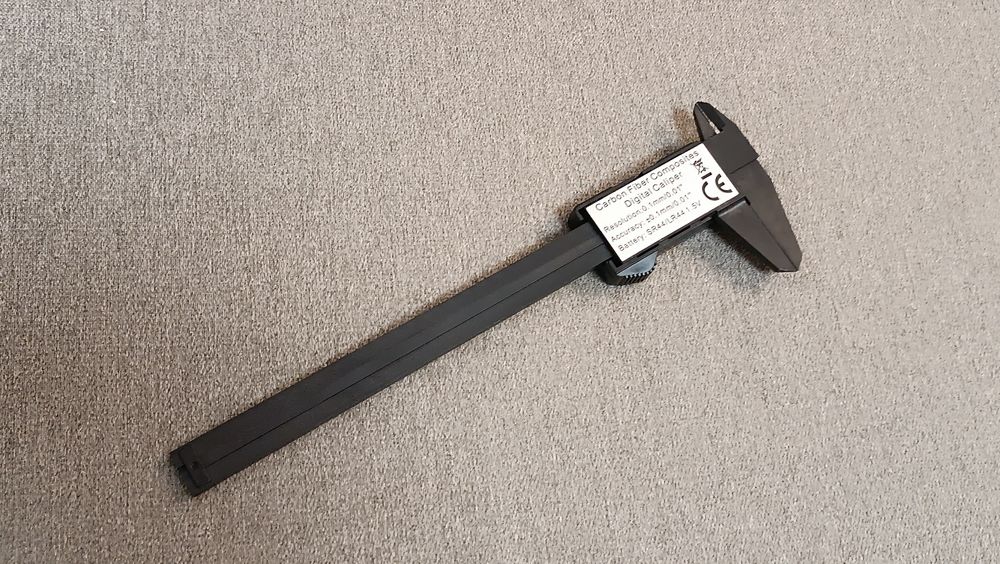 Șubler cu afișaj digital