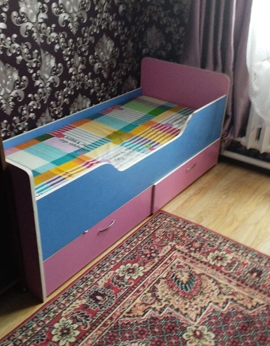 Детскую кровать на девычку