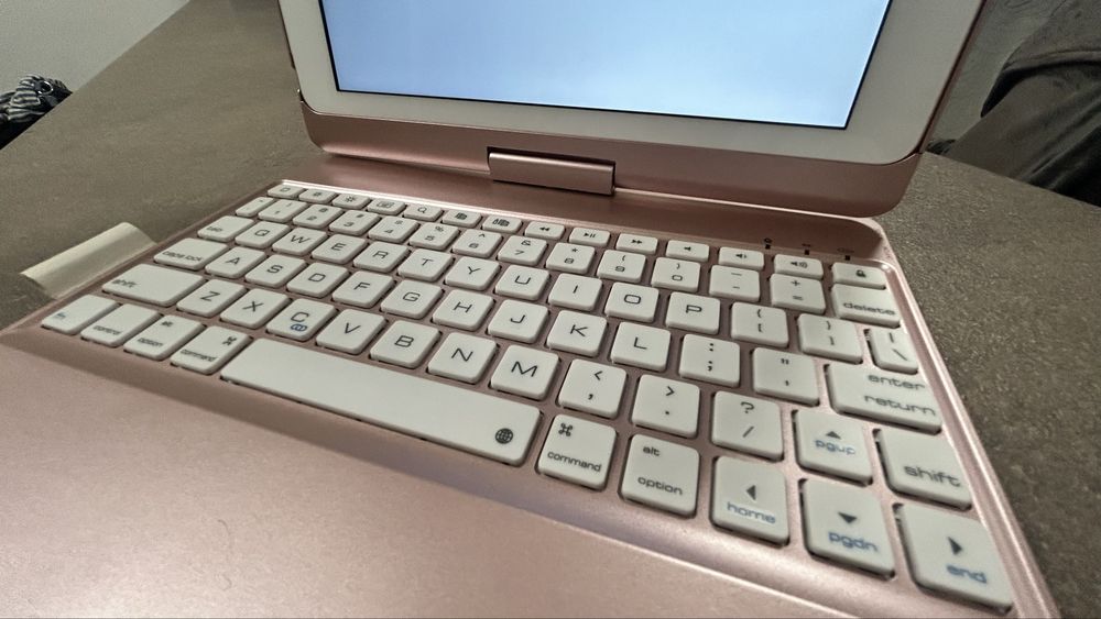 IPad Apple 6 cu wifi si sim cu tastaura si husa