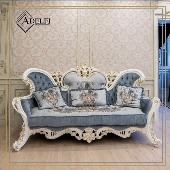Диван ,2 кресла, и журналтный стол бренда Adelfi.