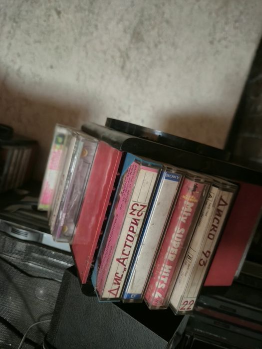 Радио Hitachi работи