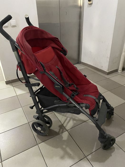 Продам коляску Chico