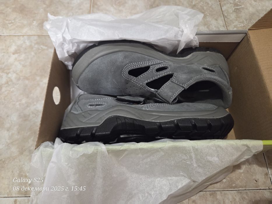 ЧИСТО НОВИ! Работни обувки