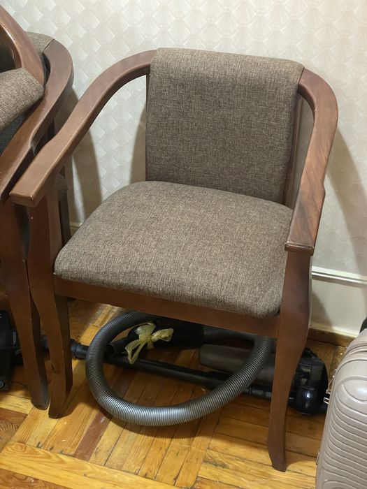 Стулья 6 шт из ореха в идеальном состояние