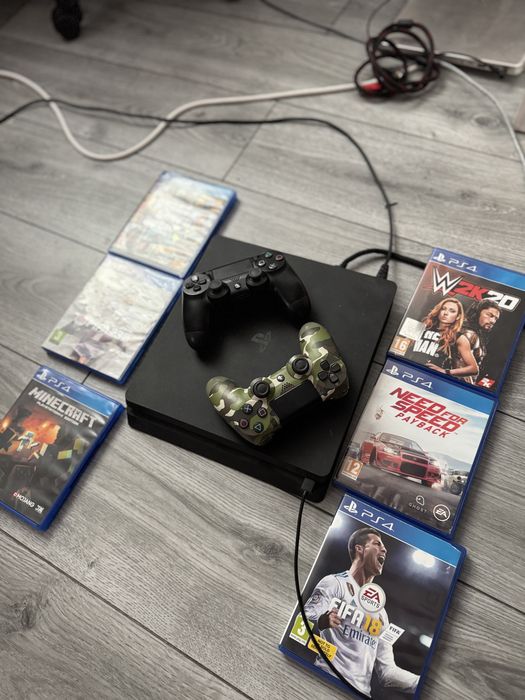 Vand Ps4 Slim 500GB 2 manete!!