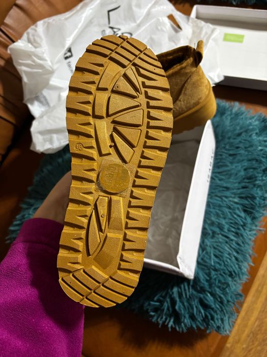 Ugg platform-la scarpa