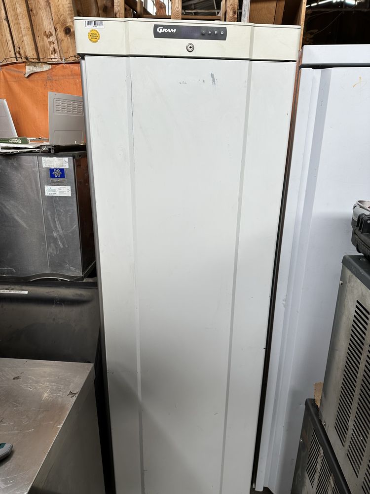 Професионален хладилник GRAM