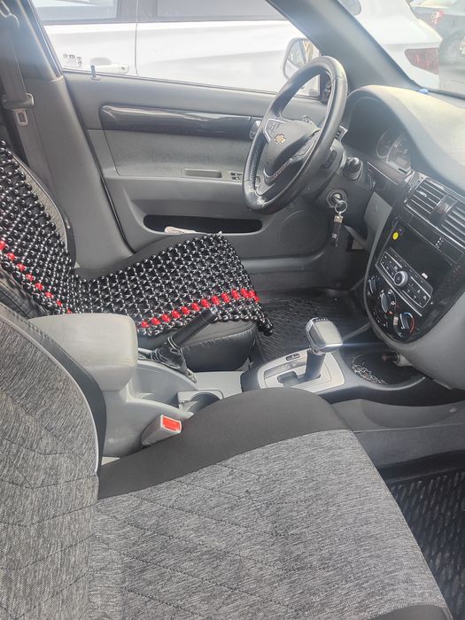 Gentra 2014 aftomat sotiladi.