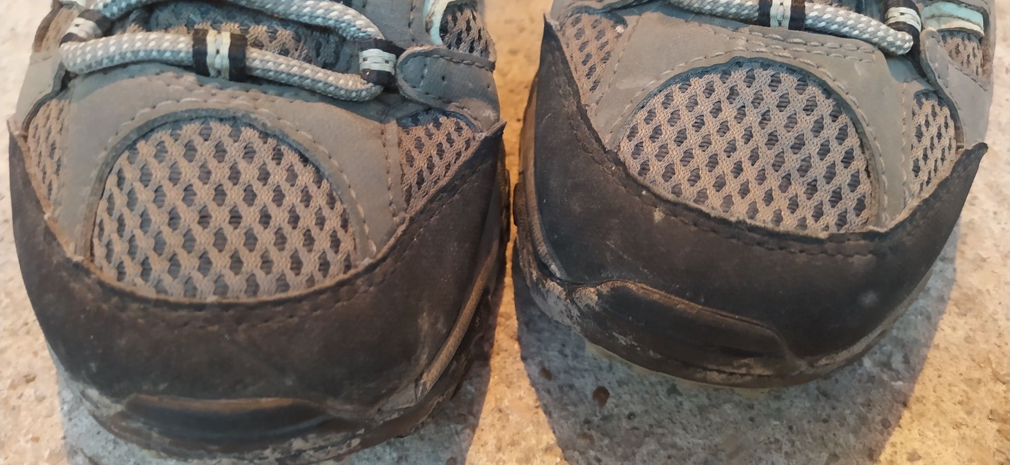 MERRELL 37 performance footwear