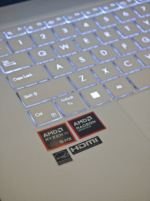 Asus Zenbook s16 1T/32GB Oled 2025