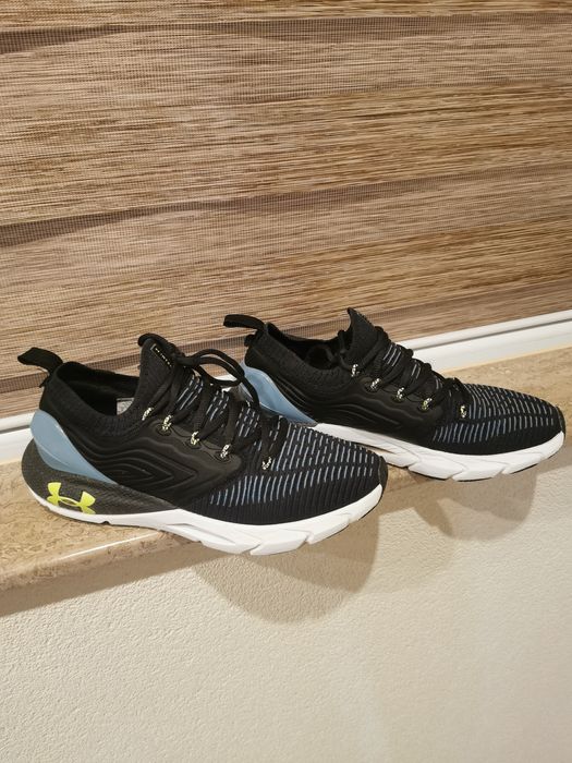 Маратонки Under armor, размер 44