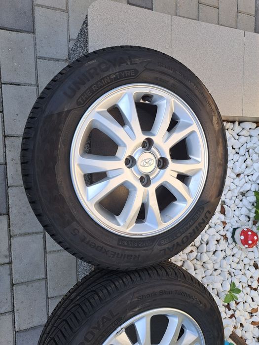 Jante R15 Hyundai i10 i20 Bayon anv vara Uniroyal 185 65 R15 dot 2024