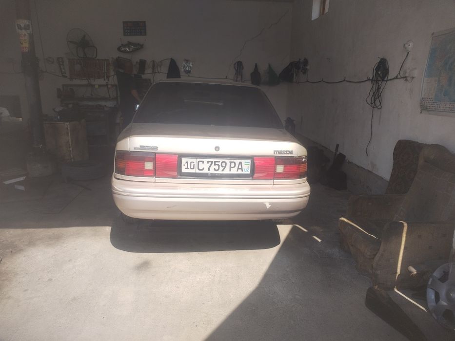 Мазда 323 в хорошем состояние