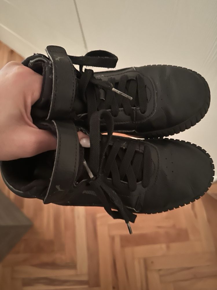 Детски обувки Puma номер 32