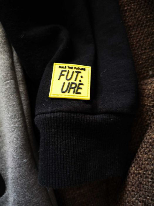 Суичър за тинейджър