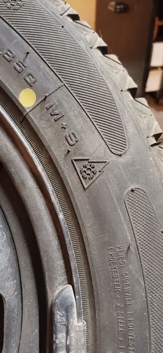 Продавам зимни гуми с джанти