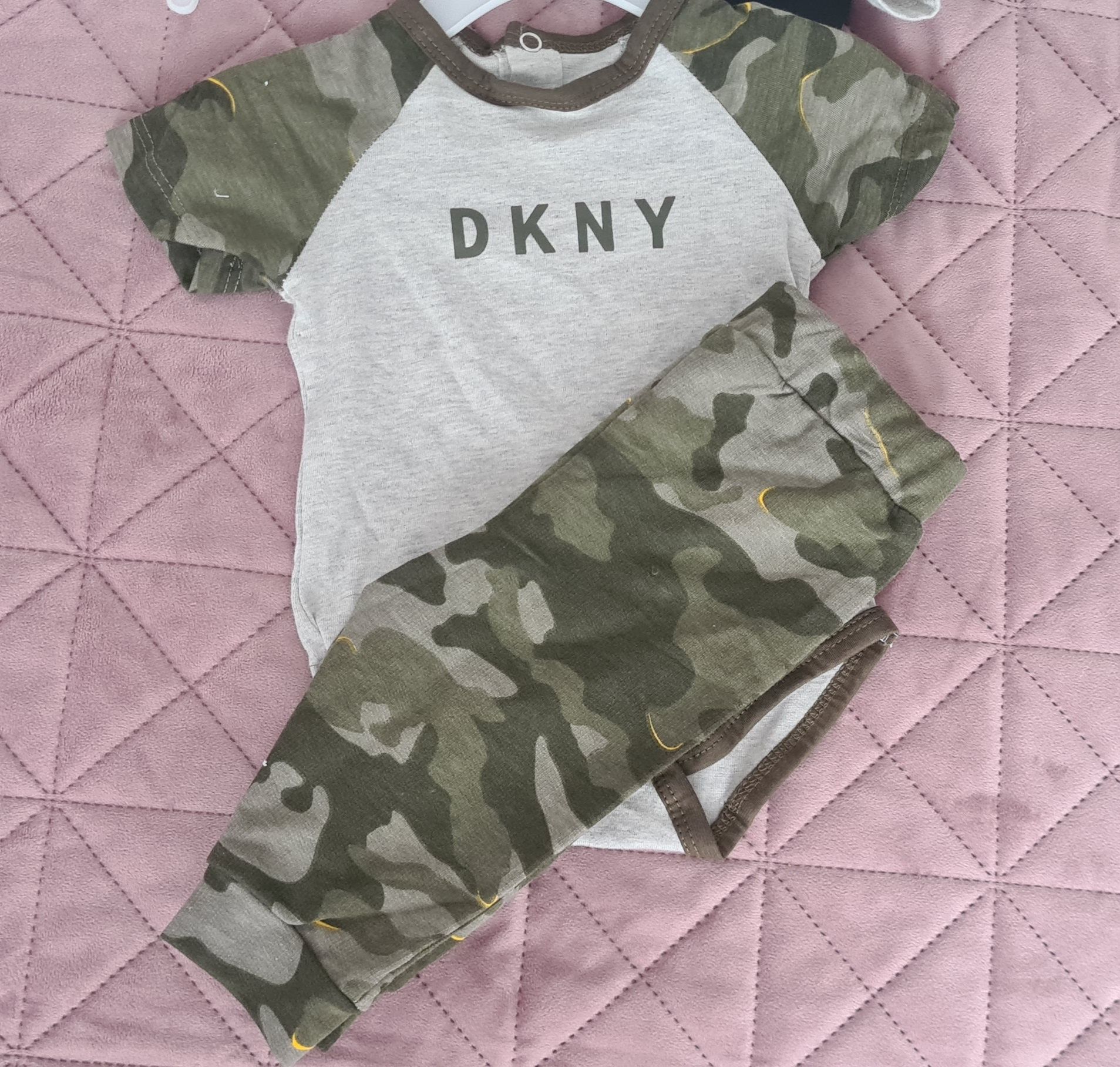 Детски комплект DKNY