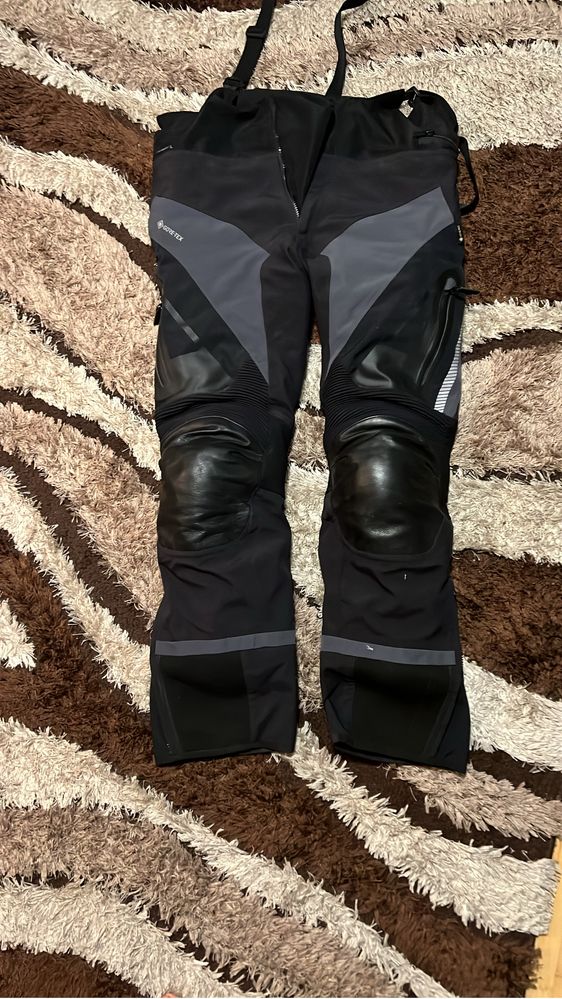 Costum dainese utilizat