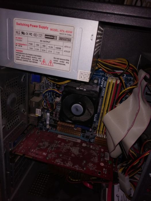 Calculator / computer PC complet Unitate + Monitor +tastatura +mouse