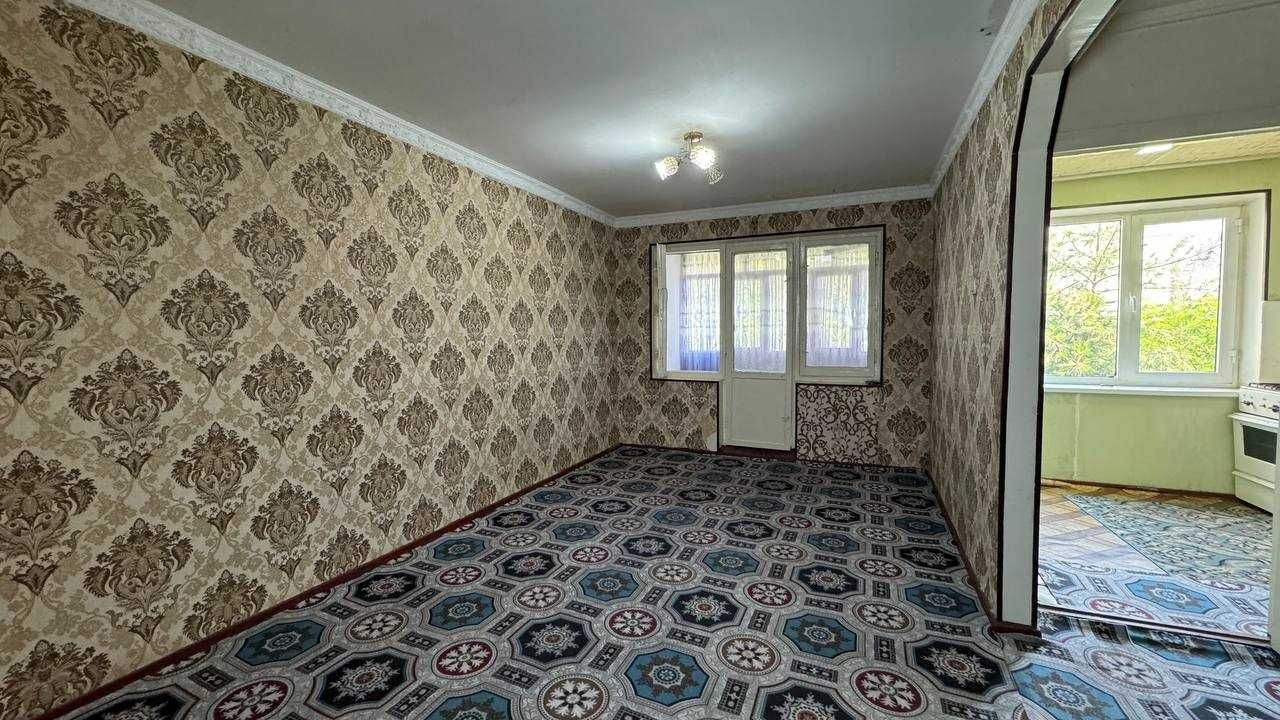 Фрунзиский KIUF 2 хонали ўрта подезд квартира сотилади. ID: 287345