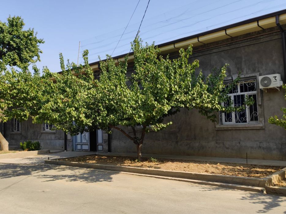 8 xonali uchastka sotiladi