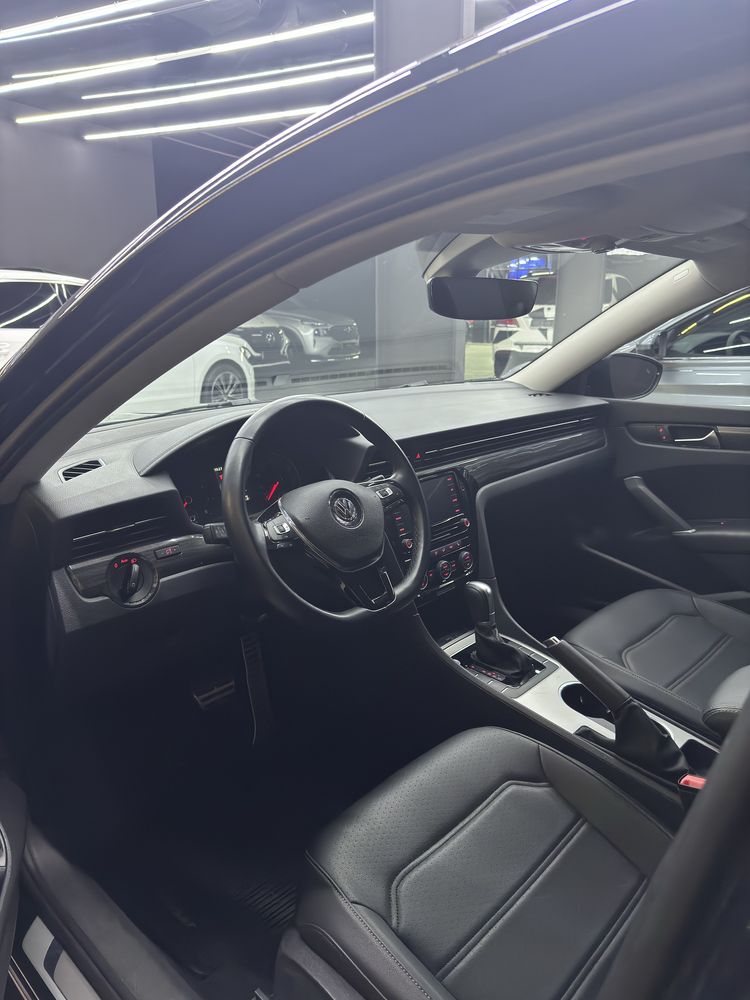Volkswagen Passat R-line