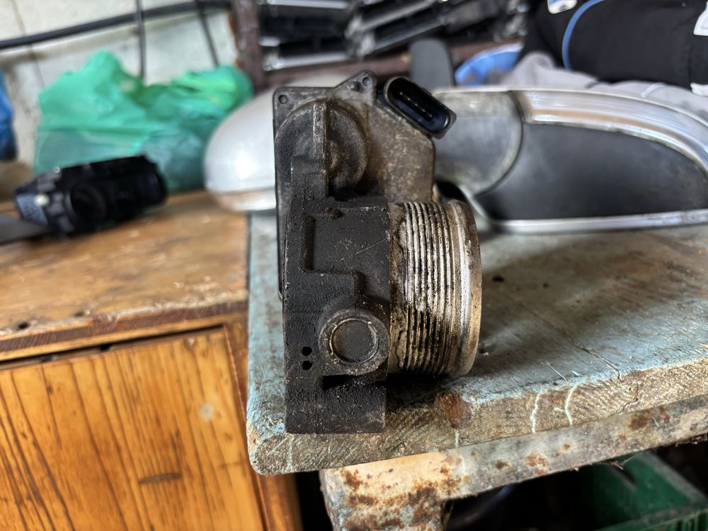 Дросел клапа Vw/ Audi/ Seat 2.0 TDI 2003- 2008г