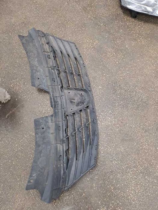 Grila radiator Dacia Logan Facelift an 2009-2012