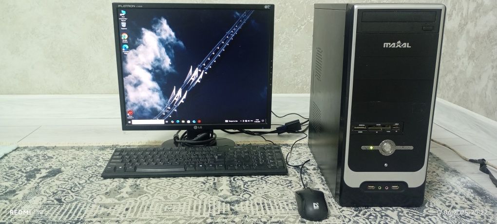 Продам компьютер с комплектом