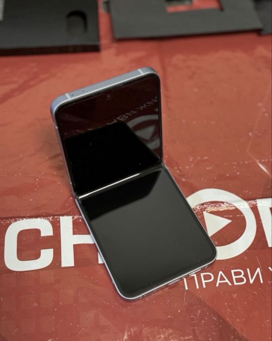 КАТО НОВ 512GB Samsung Z Flip 6 Технополис Гаранция 2026 Blue / Син