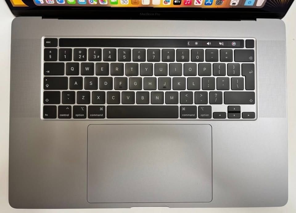 MacBook Pro 16” (2019) – i9, 32GB RAM, 512GB SSD, Radeon 5500M 4GB