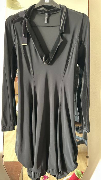 Rochie neagră midi cu mâneci lungi – High Everyday Couture