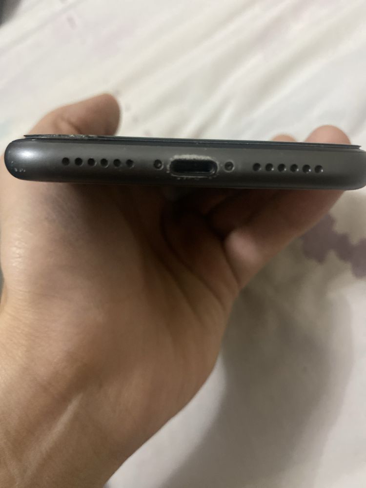 Iphone 11 black holati yaxshi