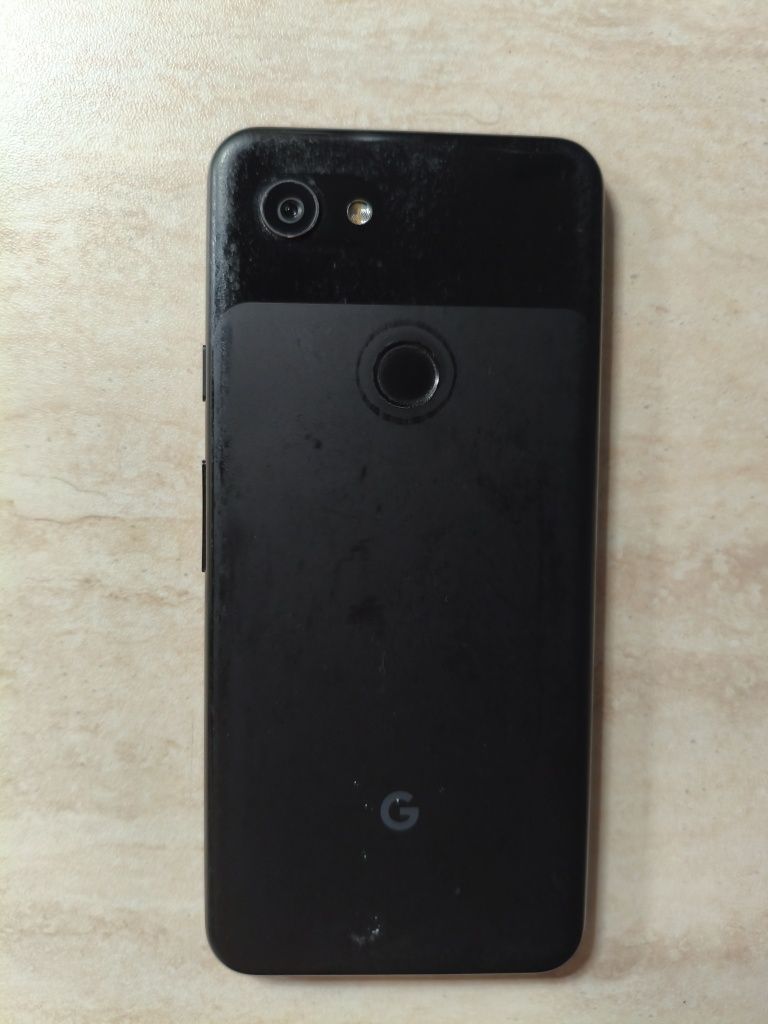 Продавам Google Pixel 3a, 64 GB, цвят Just Black.
Телефонът е в отличн