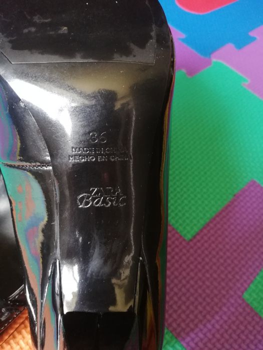 Pantofi Zara, mărimea 36, toc 6 cm. Purtați o singură dată.