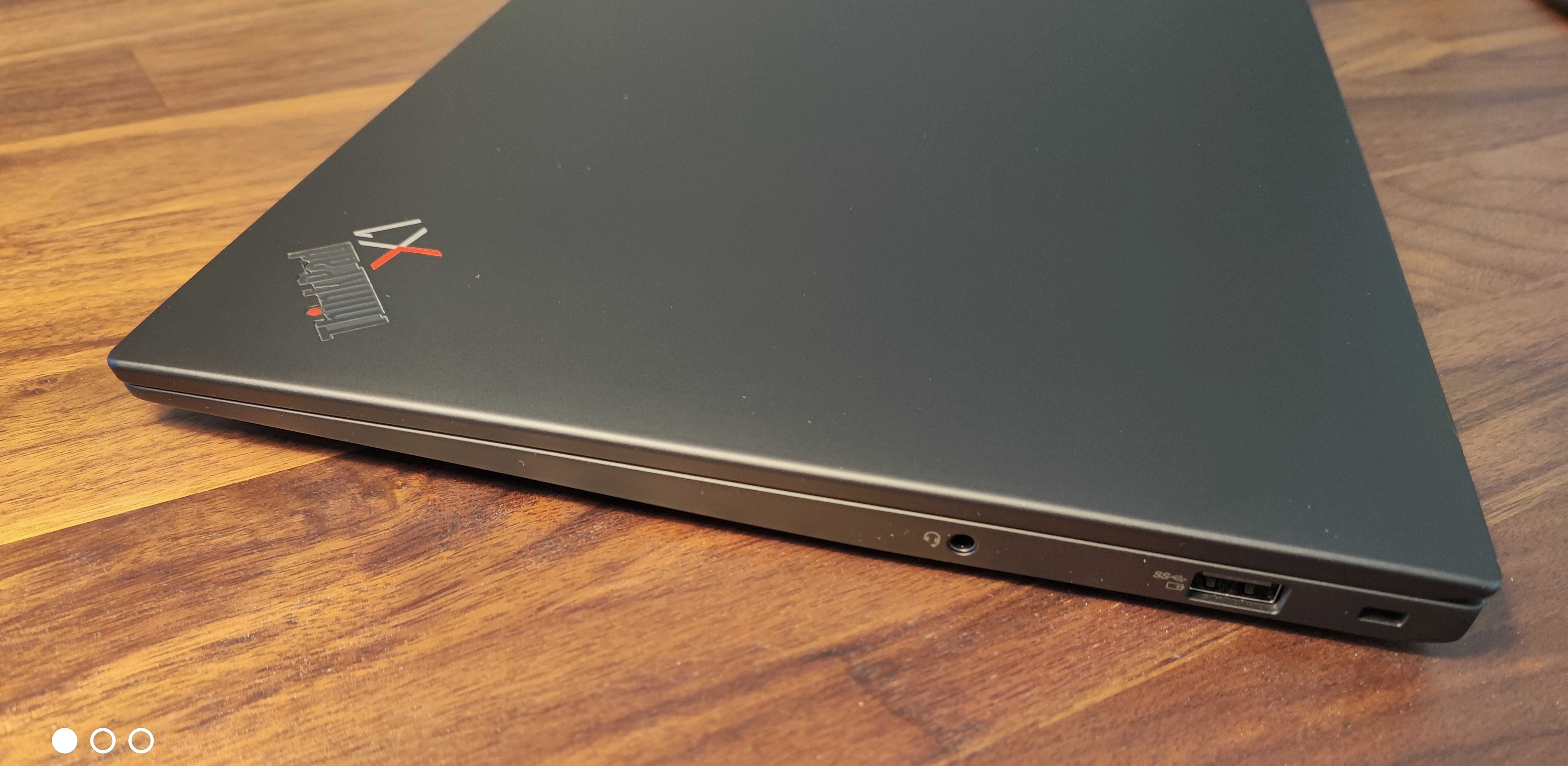 Лаптоп Lenovo ThinkPad X1 Carbon Gen 9