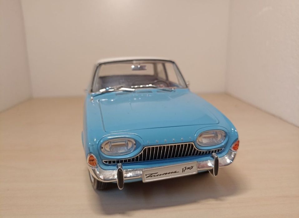 Ford taunus  1:18
Scara 1:18
Revell 

Pozele reflectă realitatea. Se