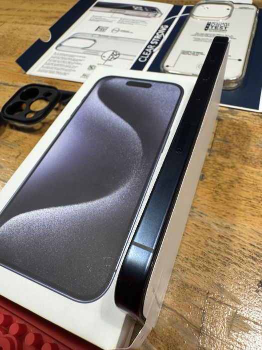 iPhone 15 Pro — Midnight