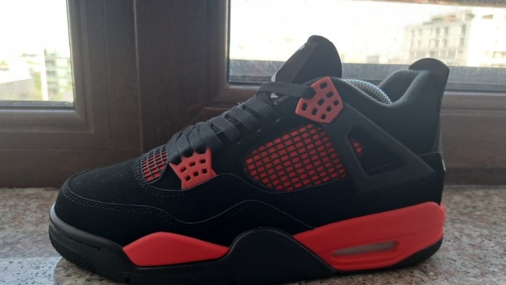 Jordan 4 red thunder