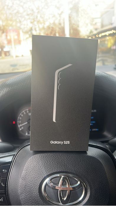 Продам телефон срочно