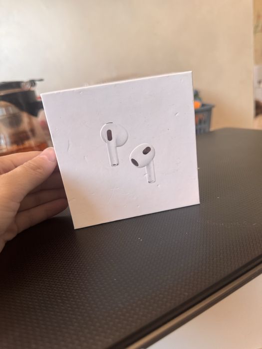 Продам AirPods 3 поколения