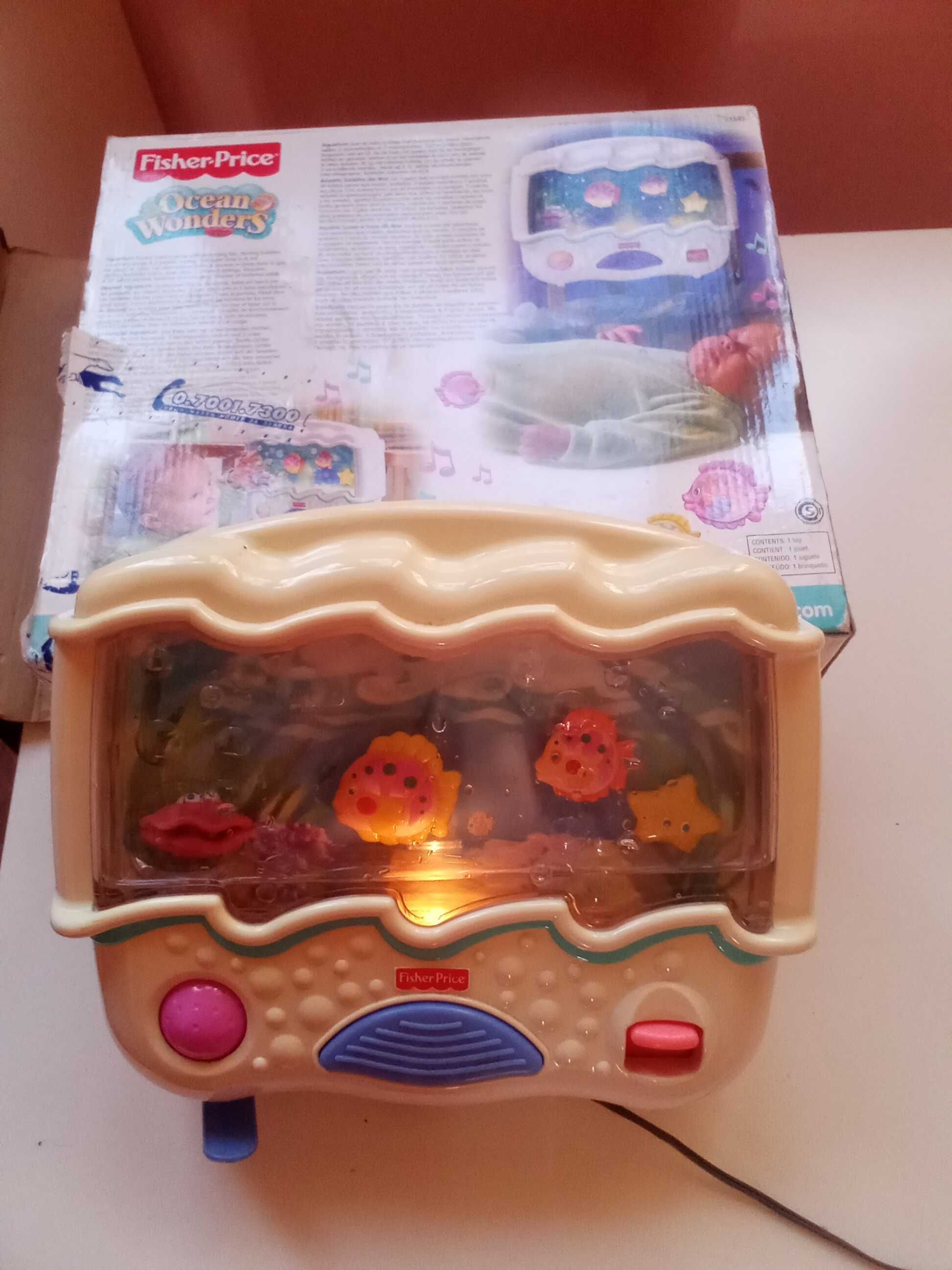 Fisher Price Музикален и светещ аквариум за бебета, на ток