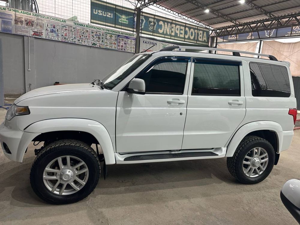 Uaz Patriot 2017 Beliy Svet